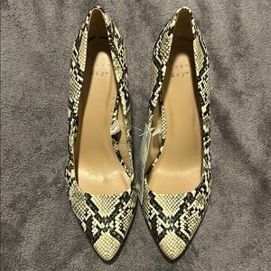 A New Day Black and Cream Heels Elegant Pointed Toe